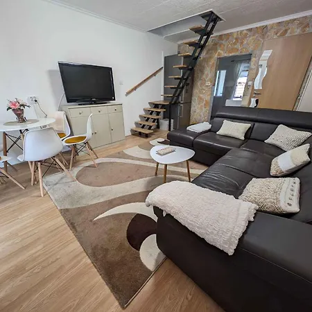 In 54058 Balatonfenyves