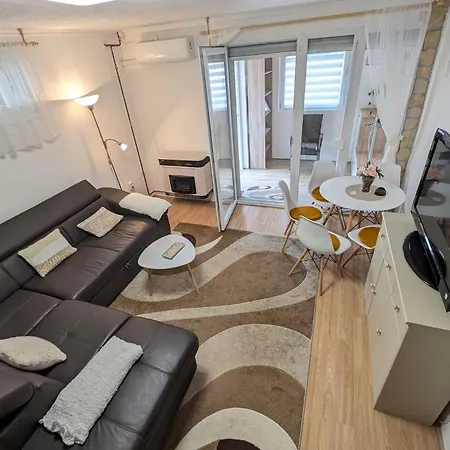 In 54058 بيت للعطل *