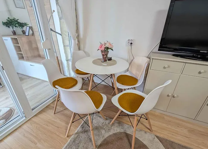 In 54058 * Balatonfenyves