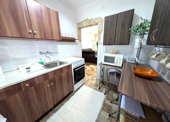 In 54058 Balatonfenyves