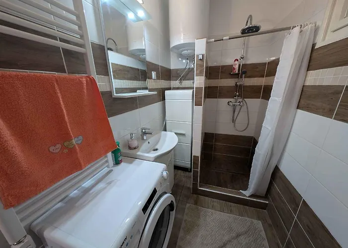 In 54058 * Balatonfenyves